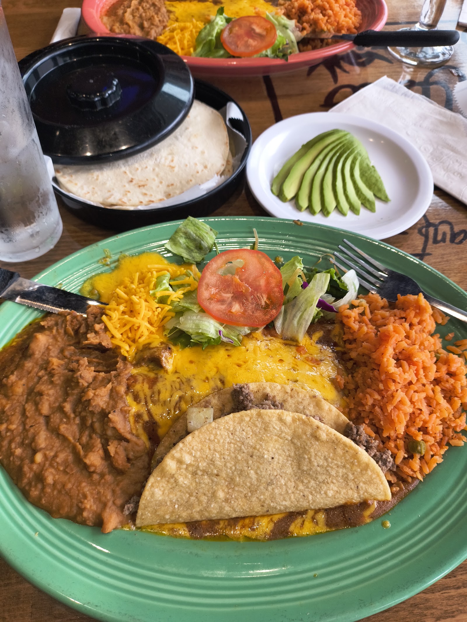 Fajitas sizzling at El Rodeo de Jalisco